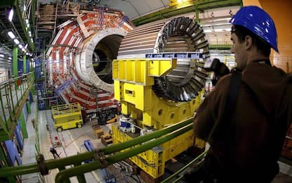 Cern Ginevra, l'acceleratore di particelle compie 10 anni