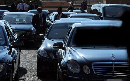 Polemica su bandi del governo per 8.280 auto blu
