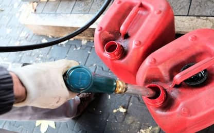 Contrabbando nel Napoletano: sequestrati 4.000 litri di gasolio