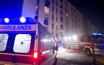 Milano, auto si ribalta davanti a Linate: un morto e tre feriti