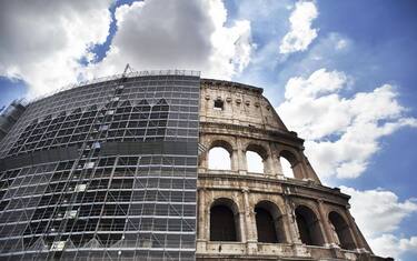 news-2014-foto_restauro-colosseo-ansa_1