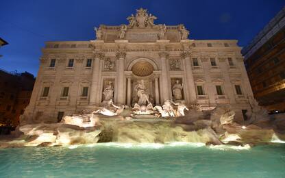 Roma, bagni nelle fontane storiche della città: tre turisti multati