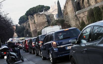 Roma è la seconda città al mondo per numero di ore passate al volante