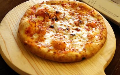 Avellino, pizza margherita in mongolfiera a 1275 metri: è record