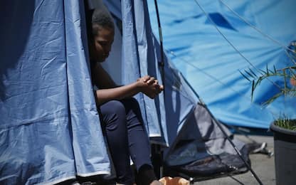Migranti, giudice condanna governo: "Cie è danno all'immagine di Bari"