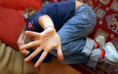 Bari: abusi sessuali su una 12enne, sotto accusa gruppo di minorenni