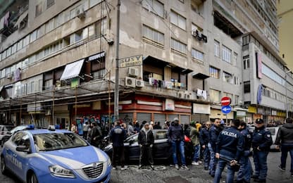 Napoli, sparatoria al mercato:  4 fermi, si cerca un altro uomo