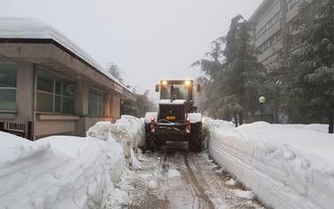 Neve e sisma, presidente Provincia Teramo su Facebook: aiutateci