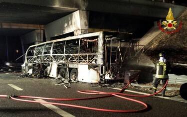 Incidente bus A4, l’autista è vivo: indagato per omicidio stradale