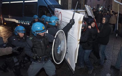 Bologna, nuovi scontri all’università: 2 attivisti arrestati