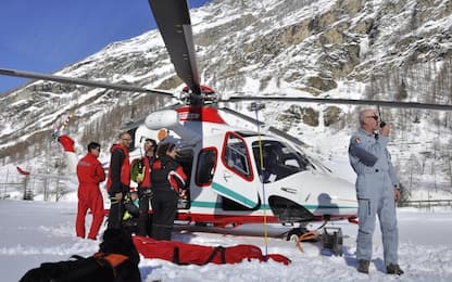 Valle d'Aosta, sciatori travolti da valanga: tre morti