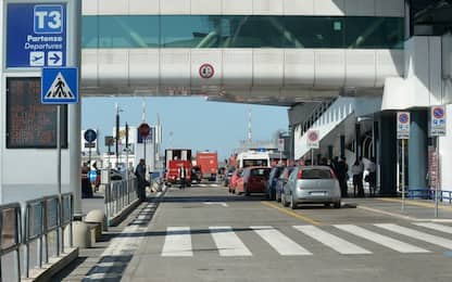Fiumicino, perde portafogli con 6 mila euro: ritrovato da carabinieri