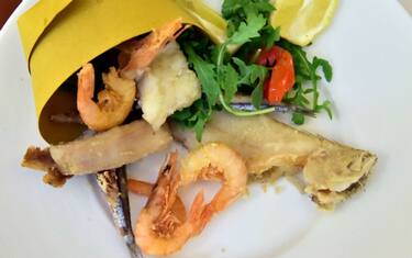 La puzza di fritto ora diventa reato