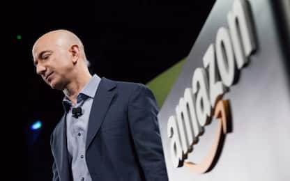 Ue ad Amazon: "Restituisca 250 milioni". Irlanda deferita per Apple