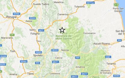 Terremoto, scosse al confine tra Marche e Umbria: paura, nessun danno
