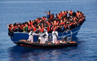 Migranti: dall’Ue via libera al codice di condotta per le Ong