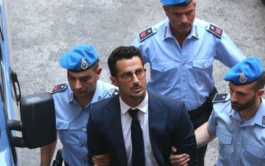 Corona condannato a un anno esulta, cadono due capi di imputazione