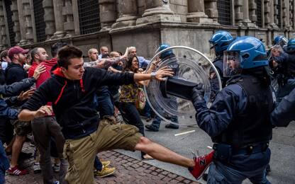 Milano, scontri centri sociali-CasaPound