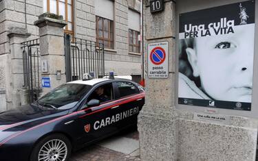 Tenta di sottrarre neonata in una clinica di Milano, fermata una donna