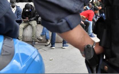 Sicurezza, blitz delle forze dell'ordine in Stazione Centrale a Milano