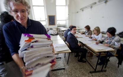 Scuola, firmato il contratto nazionale: aumenti da 80 a 110 euro