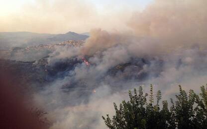 Incendio a Enna, evacuate numerose case