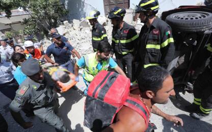 Terremoto a Ischia, in salvo i tre fratellini sepolti sotto le macerie