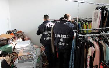 Fotogramma_GdF_contraffazione