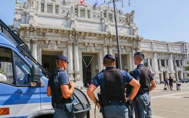 fotogramma_polizia_stazione_centrale_milano_720
