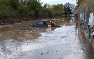 alluvione_livorno_ansa3