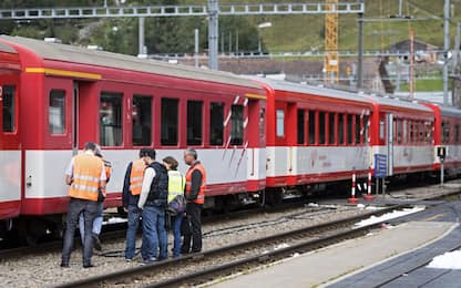 Scontro fra treni in Svizzera, oltre 30 feriti