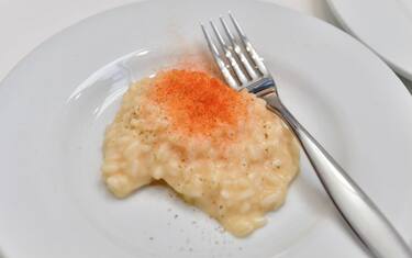 Un morto e alcuni intossicati dopo il pranzo di nozze: attesa autopsia