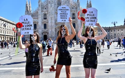 Milano, protesta modelle animaliste