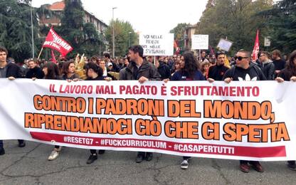 Torino, corteo di protesta contro il G7