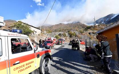 Val di Susa, incendio sul monte Musinè: vigili del fuoco in azione