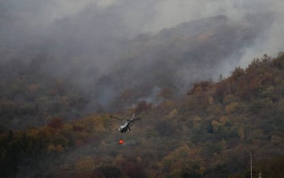 Varese, incendio sul monte Martica: chiuse operazioni di spegnimento