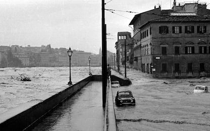 4 novembre 1966: 57 anni fa l'alluvione che travolse Firenze. FOTO