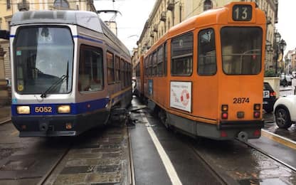 Scontro fra tram nel centro di Torino: 16 feriti 