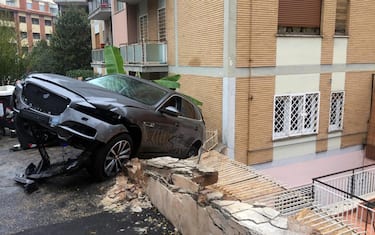 01_Auto_Impazzita_Roma