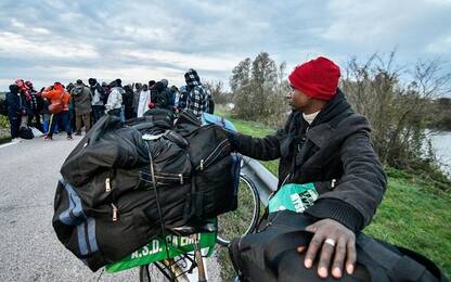 Migranti in marcia verso Venezia per chiedere condizioni migliori 