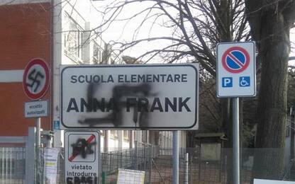 Svastica alla scuola “Anna Frank” di Pesaro. Il sindaco: “Ignoranti”