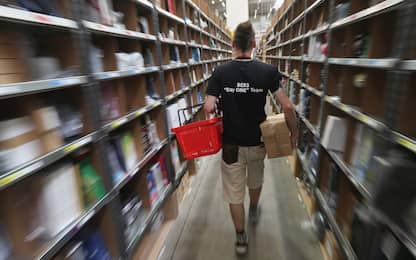 Amazon annuncia tagli, centinaia di dipendenti verso il licenziamento