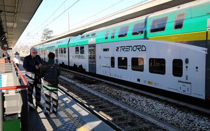 Semina il panico sul treno Tirano-Lecco: arrestato 20enne
