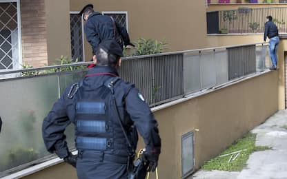 Droga, sgominata piazza di spaccio a Ostia: sette arresti