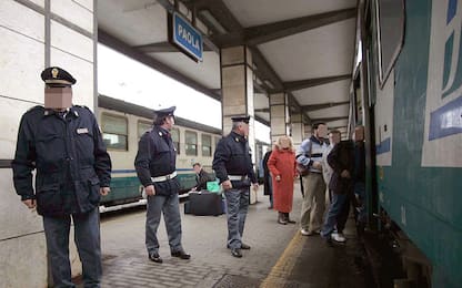 Treno deraglia in una galleria in Calabria: 11 contusi