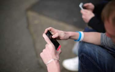 texting-getty