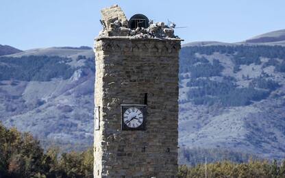 Terremoto, ad Amatrice crolla la torre del campanile