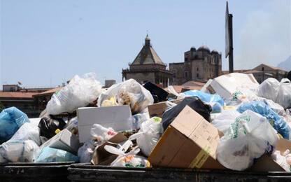 Palermo, salta la raccolta della spazzatura: città invasa dai rifiuti