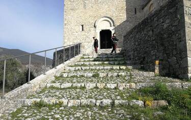Cassino, si suicida il padre accusato di abusi dalla figlia 14enne