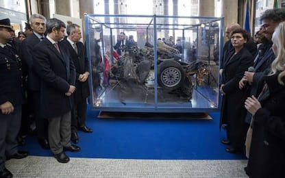 I resti della Croma della scorta di Falcone in mostra a Roma